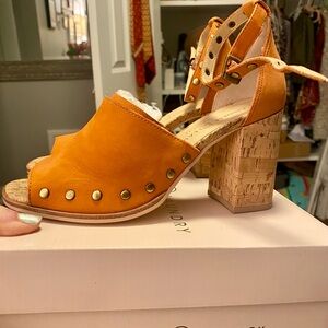 Chinese Laundry Women's Orange Suede Heeled Sandals